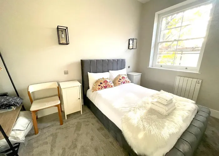 Home Crowd Luxury Apartments - Park View