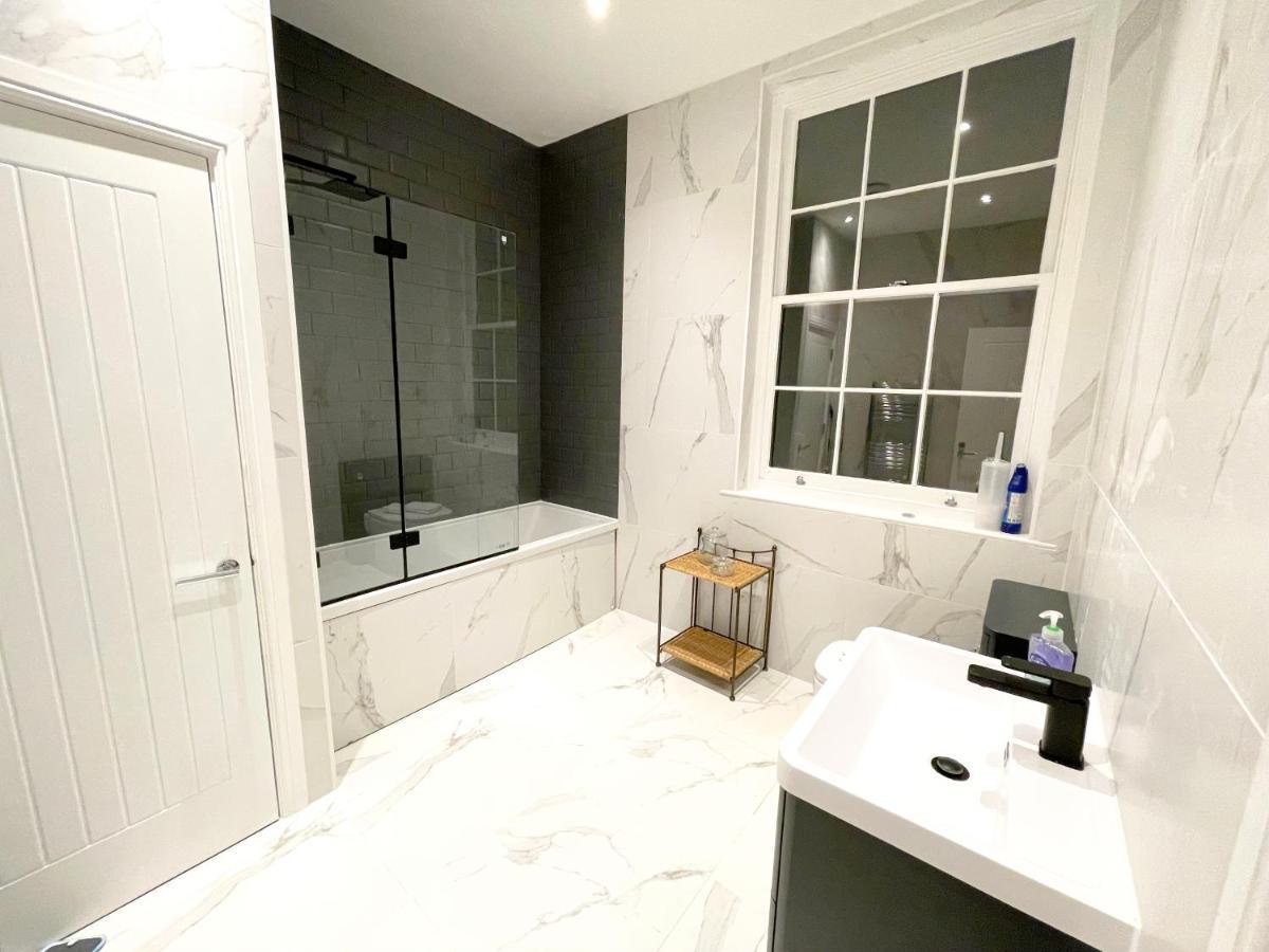 Crowd Luxury - Park View Apartment Doncaster