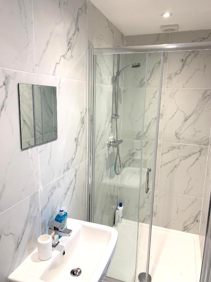 Crowd Luxury - Park View Doncaster