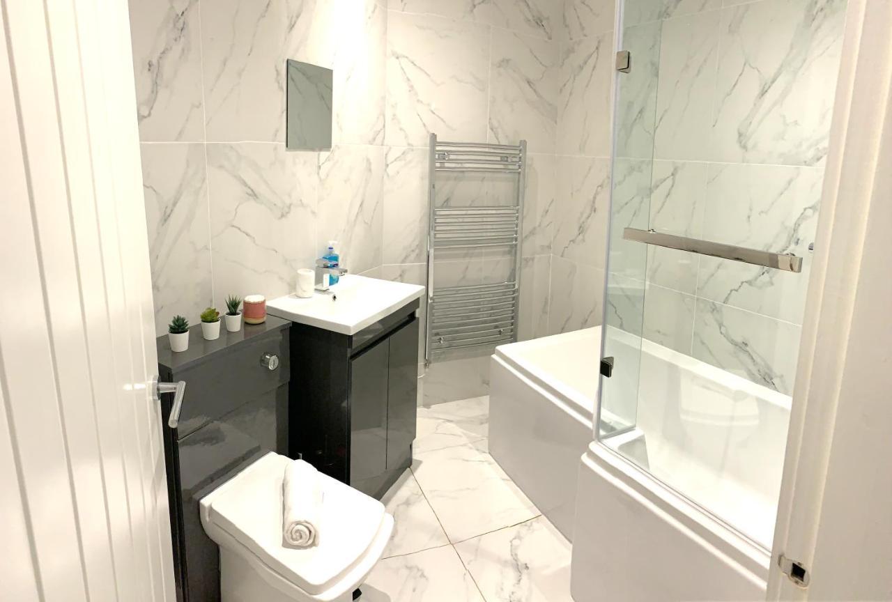Crowd Luxury - Park View Doncaster