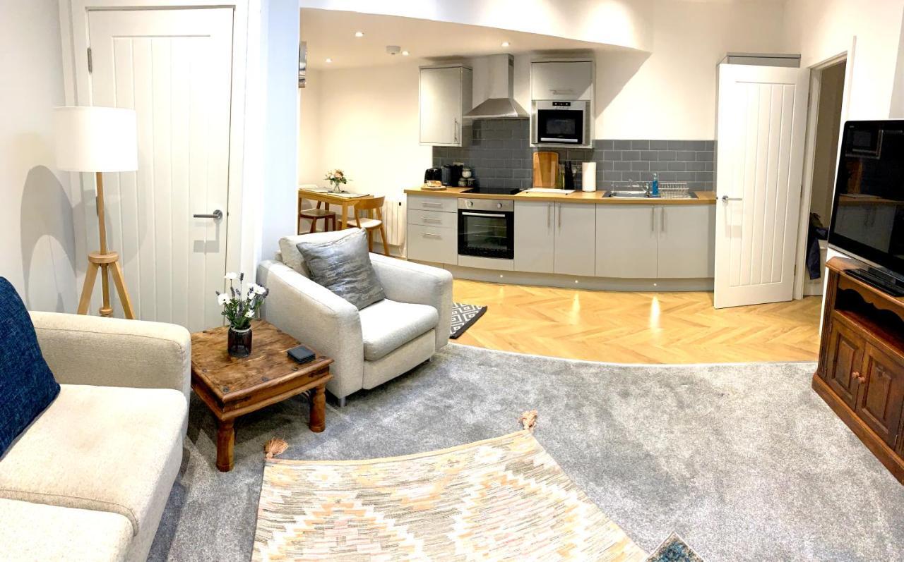 Crowd Luxury - Park View Doncaster